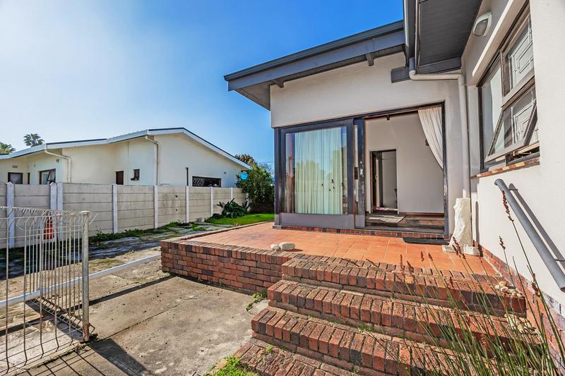To Let 3 Bedroom Property for Rent in De La Haye Western Cape